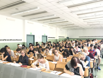 (中文) 米兰国立大学成功举办举办的春季HSK考试