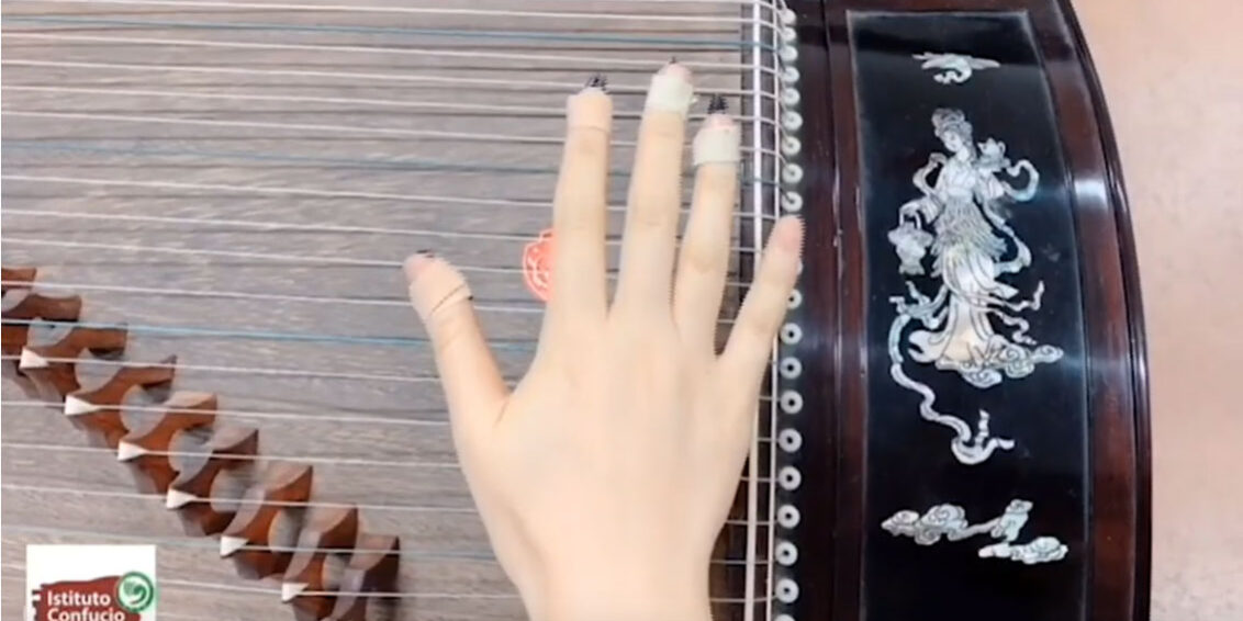 video Impariamo a suonare il guzheng